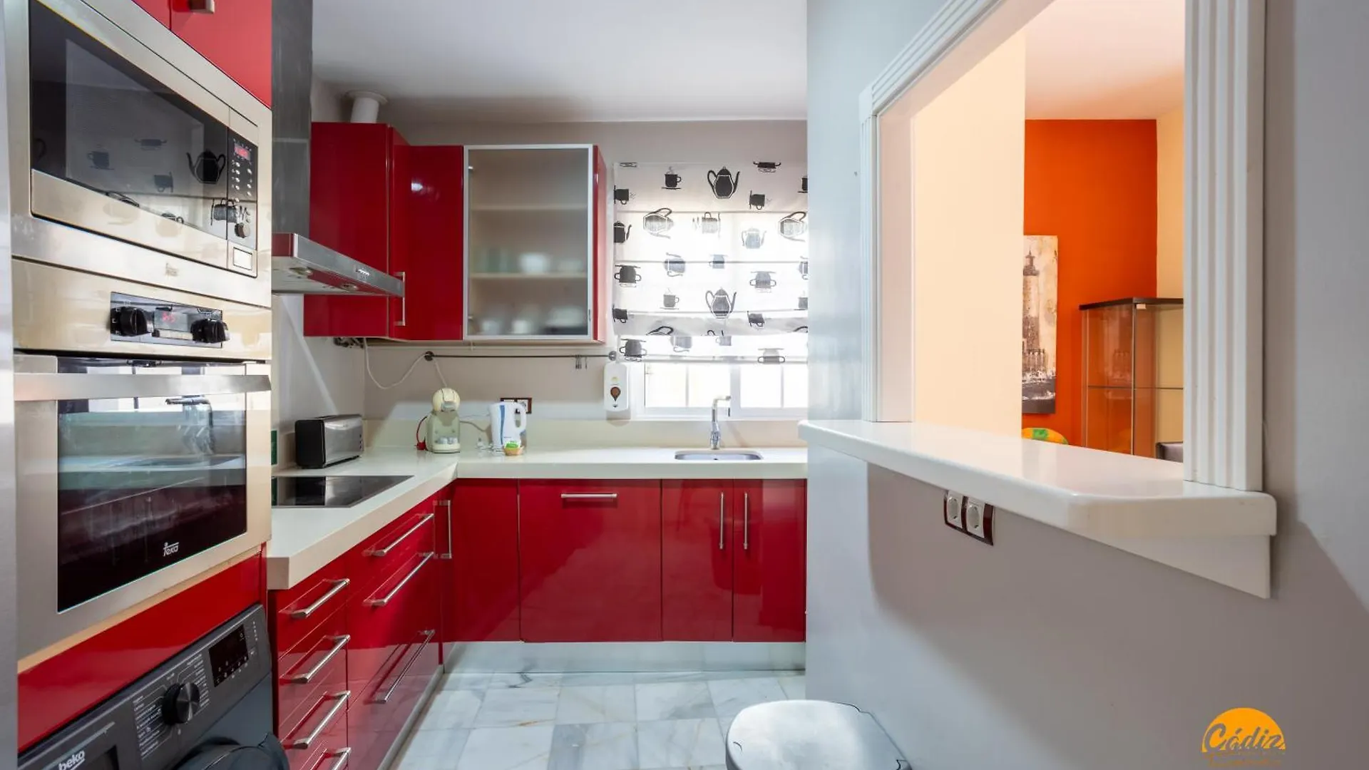 Red Home By Cadiz Time Apartment