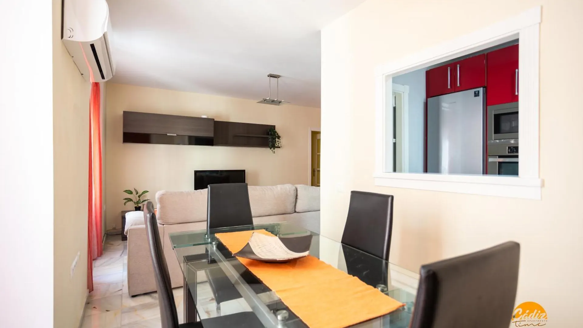 Apartment Red Home By Cadiz Time